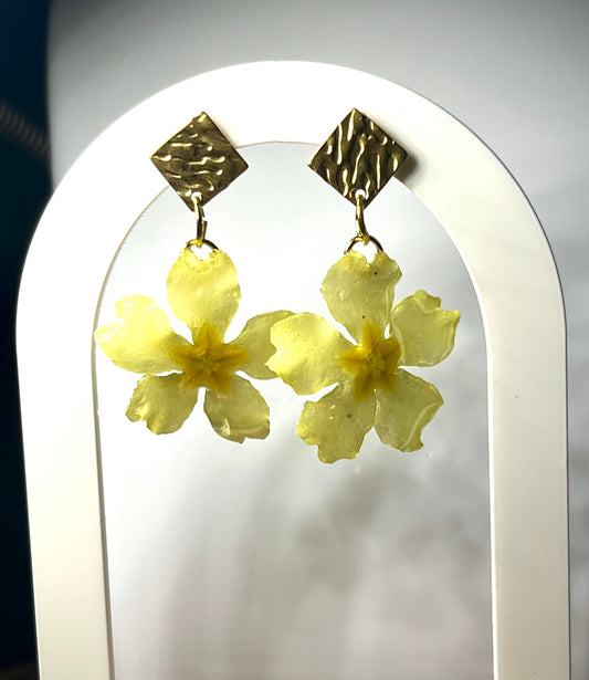 Boucles d’oreilles fleurs de primevère jaune