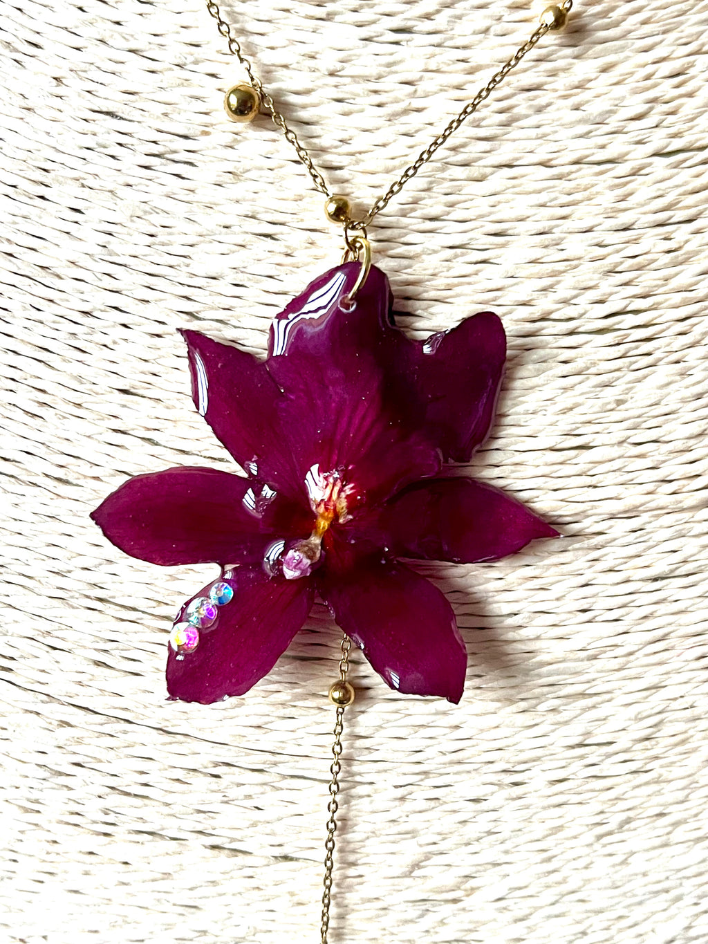 Collier Sautoir Orchidée Cambria – Fleur Naturelle Résinée