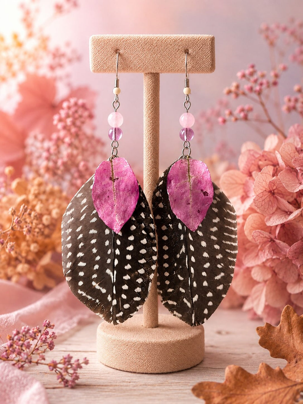 Boucles d’oreilles Bougainvilliers & plumes